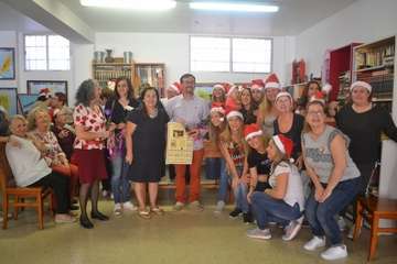  La Garita agradece al arqueólogo Abel Galindo los trabajos en el yacimiento de Los Melones (Foto Inma Perera)